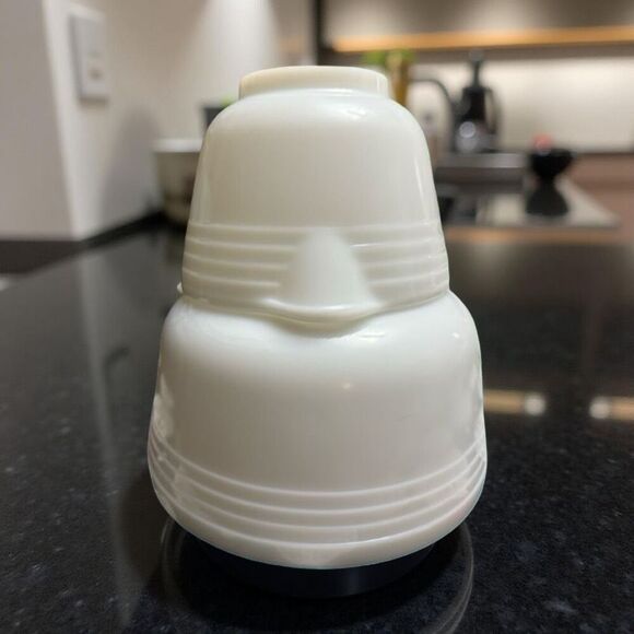 Set of 2 Vintage Pyrex for Hamilton Beach Milk Glass Mixing Bowls - Picture 10 of 10